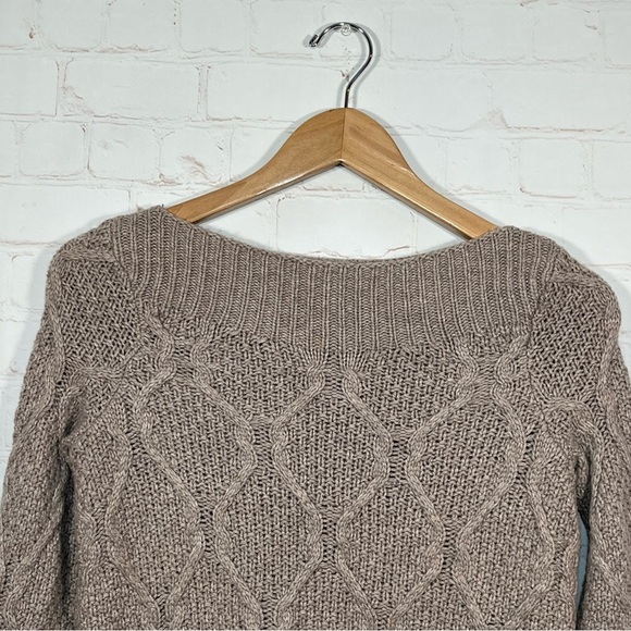 LOFT Off Shoulder Cable Knit Sweater Women's Size XS Beige Ribbed Wool Blend - Picture 2 of 10